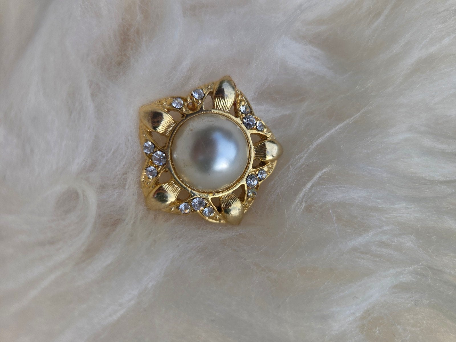 Vintage Broche met Parel en Strass - Goudkleurig, Overige materialen, 4 tot 7 cm, Gebruikt, Met parel