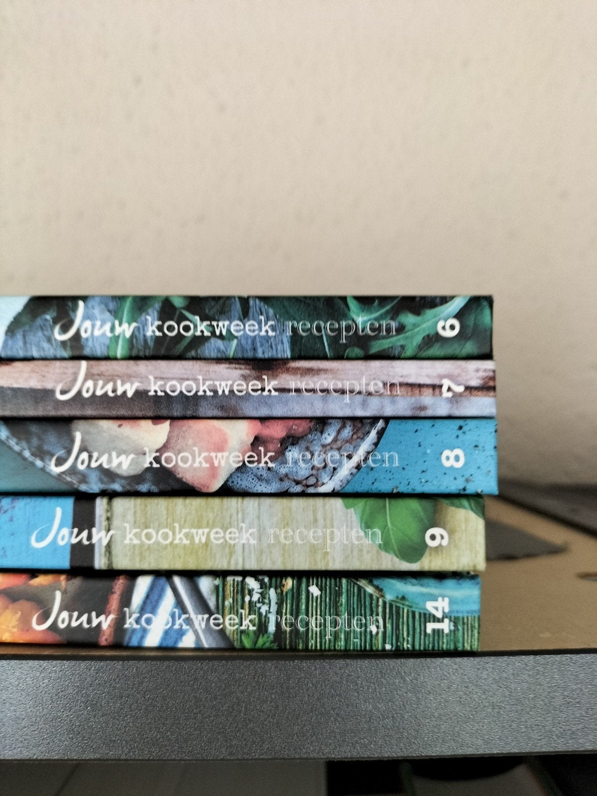 5 Aviko Kookboeken nrs. 6, 7, 8, 9, en 14, Ophalen of Verzenden, Zo goed als nieuw, Overige gebieden