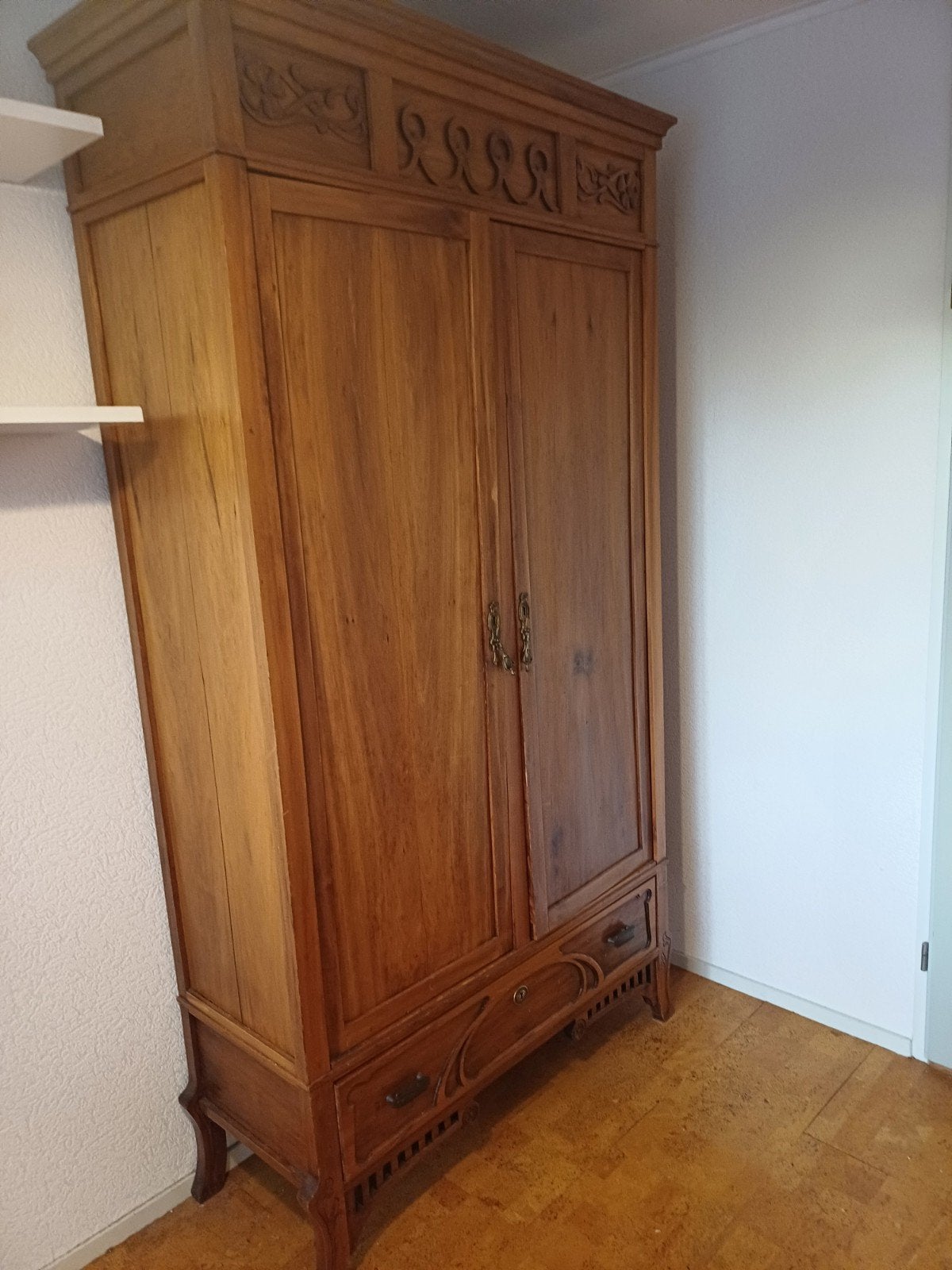Antieke linnenkast, Ophalen