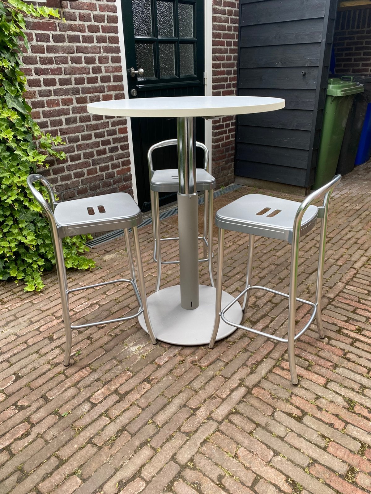 Ronde bartafel 80cm, verstelbaar. Incl. 3 Kartell krukken, Ophalen, In hoogte verstelbaar, Zo goed als nieuw