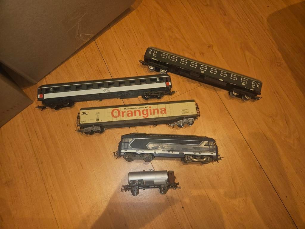 9 oude treinen, Ophalen of Verzenden, Trein