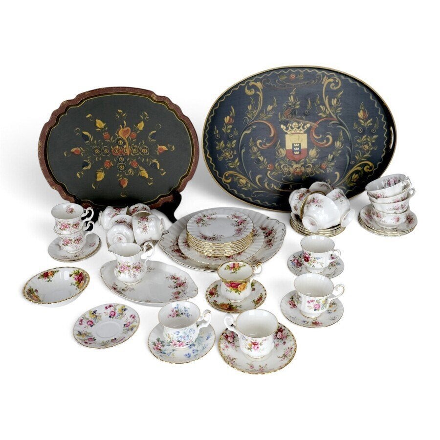 Diverse kop en schotels en een onderschotel van Royal Albert, Antiek en Kunst, Ophalen of Verzenden
