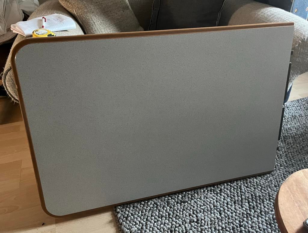 Caravantafel compleet met bevestingsbeugel, Ophalen, Zo goed als nieuw, Campingtafel