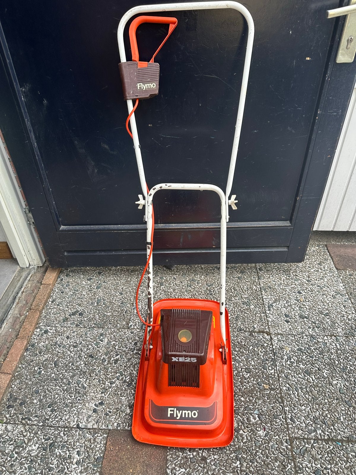 Flymo XE25 Zweefmaaier - Compact en Lichtgewicht, Gebruikt, Elektrische grasmaaier, Minder dan 30 cm, Ophalen of Verzenden