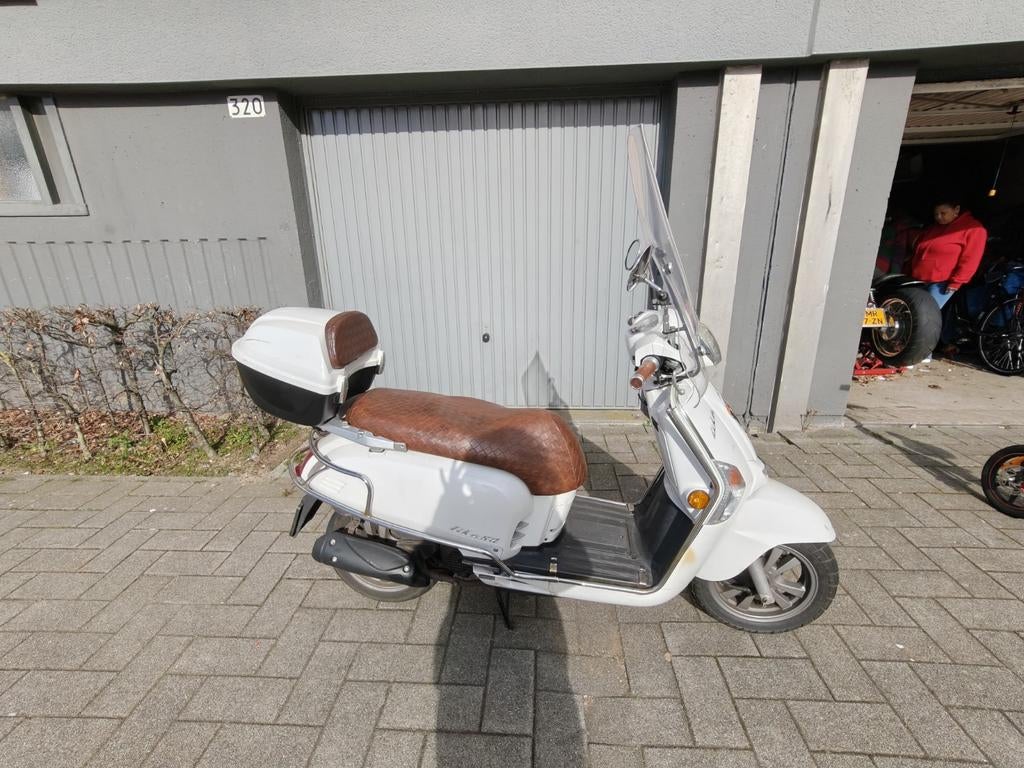 Snorscooter LIKE merk KYMCO. bj 2009, Ophalen of Verzenden, Gebruikt, Benzine