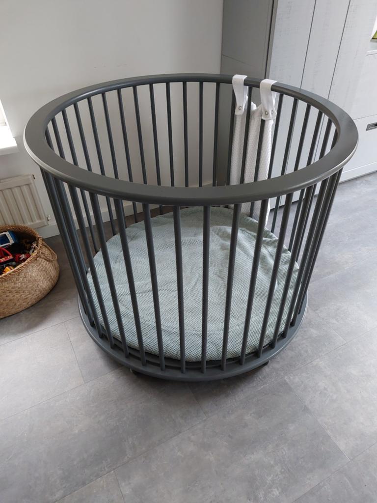 Donkergrijze, ronde Bopito box met verstelbare bodem, Kinderen en Baby's, Boxen, Ophalen, Gebruikt, Rond, In hoogte verstelbaar