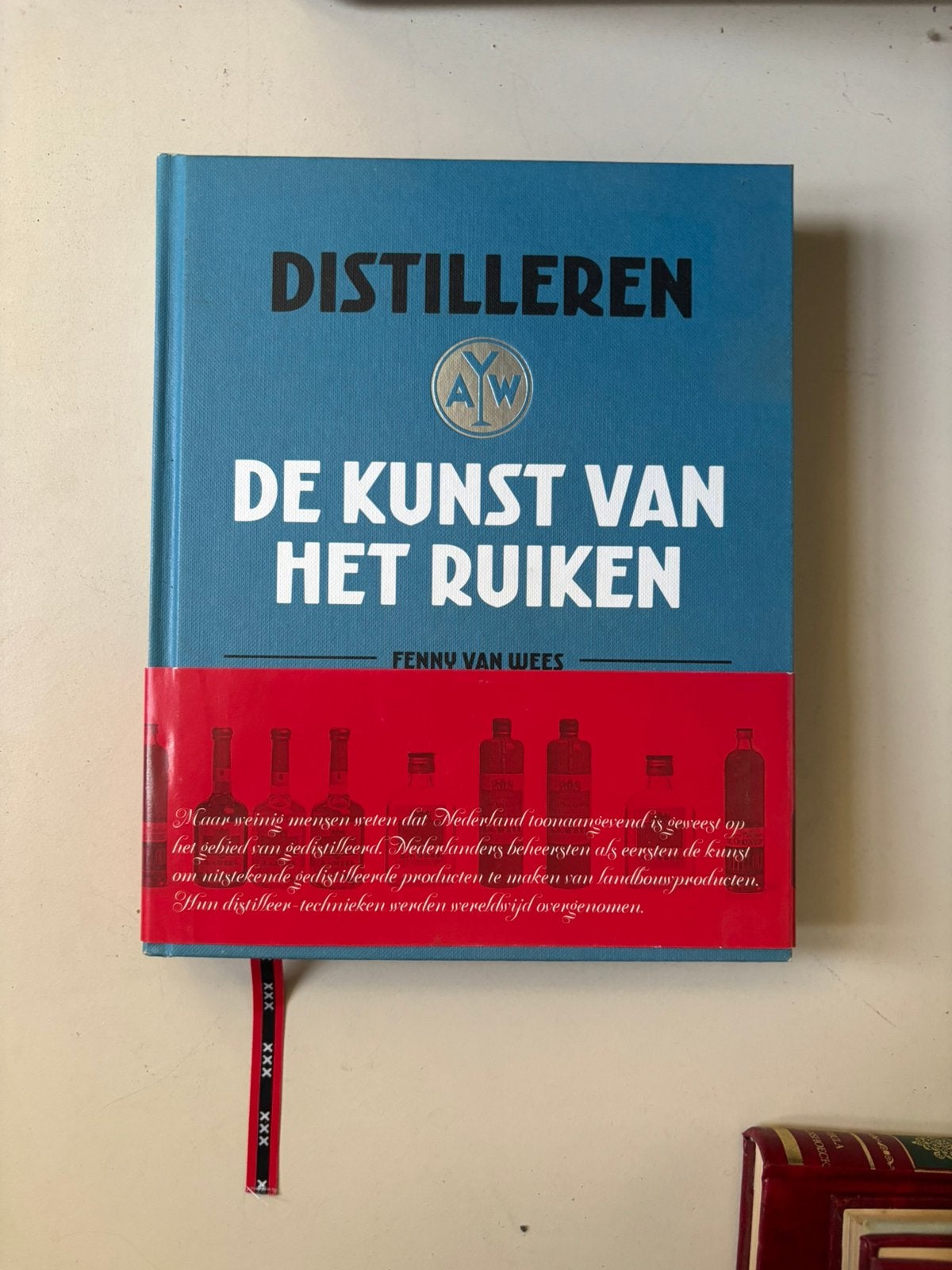 Fenny van Wees - Distilleren, de kunst van het ruiken, Ophalen of Verzenden, Zo goed als nieuw, Fenny van Wees