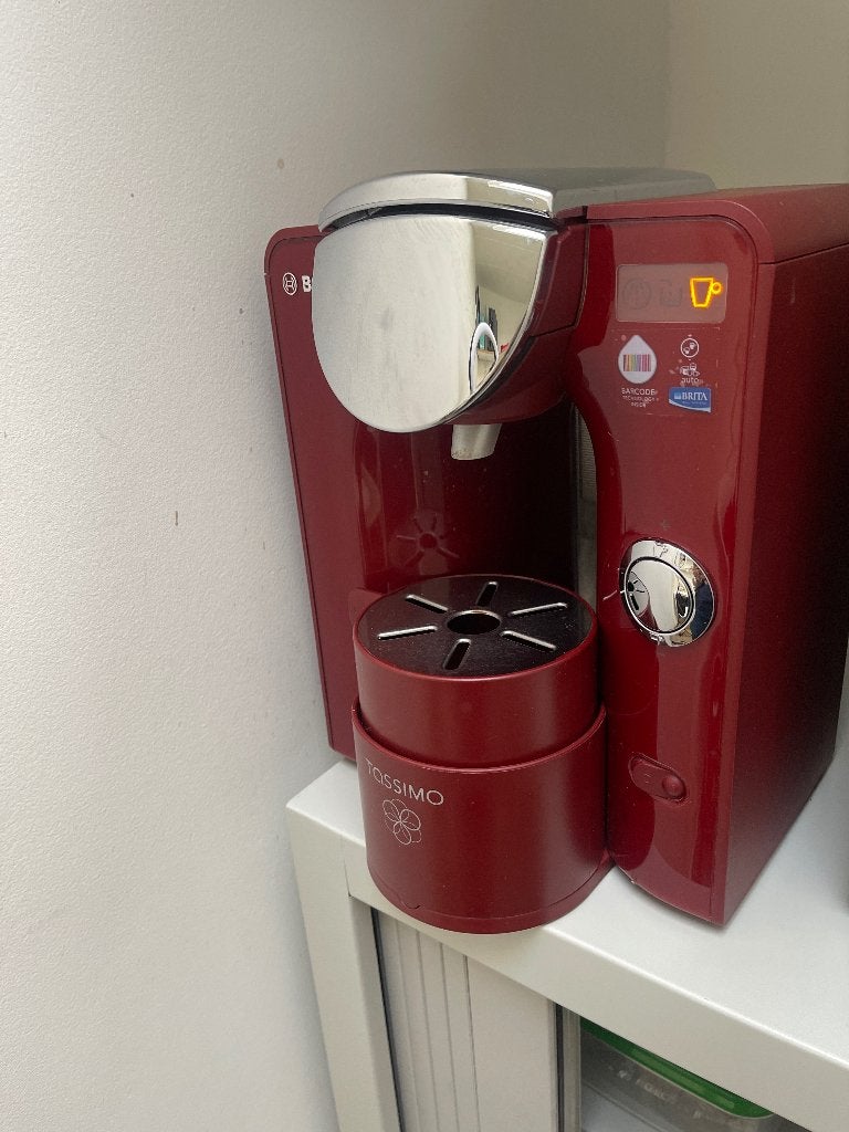 Bosch Tassimo coffie machine, Witgoed en Apparatuur, Koffiezetapparaten, Ophalen, Koffiepads en cups, Koffiemachine, Zo goed als nieuw