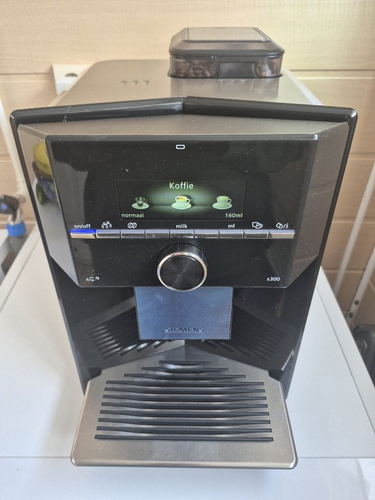 koffie machine, Afneembaar waterreservoir, Koffiemachine, Zo goed als nieuw, Koffiebonen