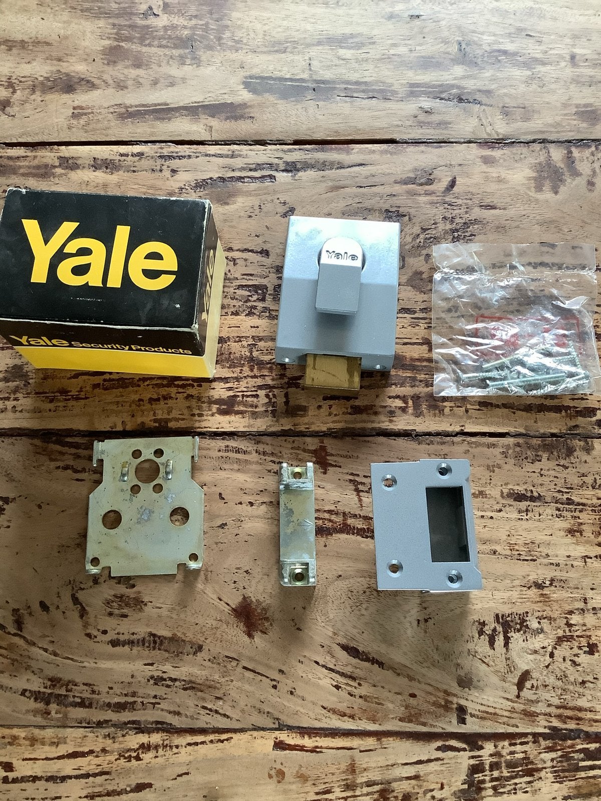 Yale Veiligheidsslot met toebehoren - Nieuw in doos, Ophalen of Verzenden, Nieuw, IJzer, Slot