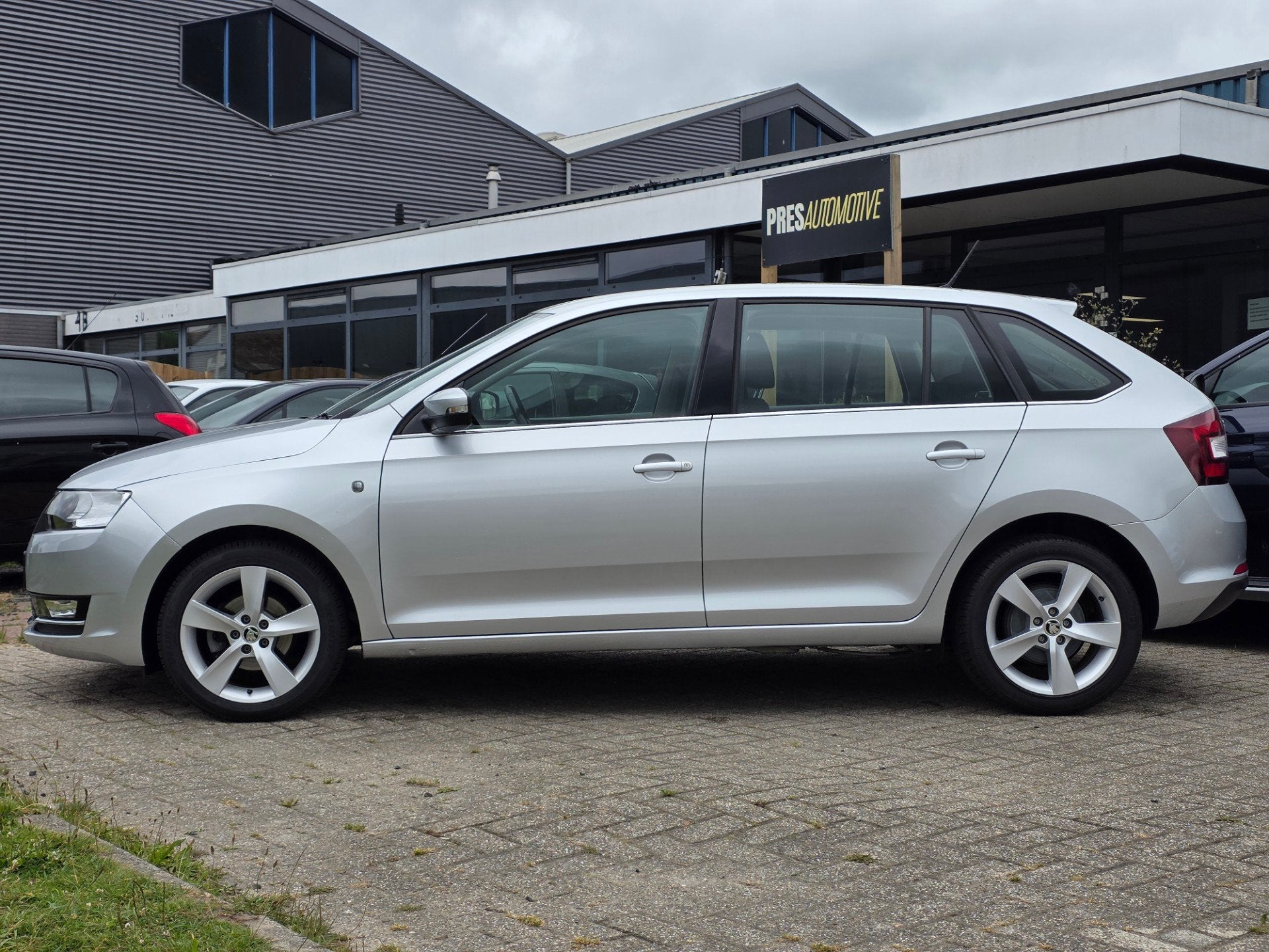Skoda Rapid Spaceback 1.0 TSI Greentech Clever |CLIMA|CRUISE, Auto's, Voorwielaandrijving, Dealer onderhouden, Stof, Gebruikt