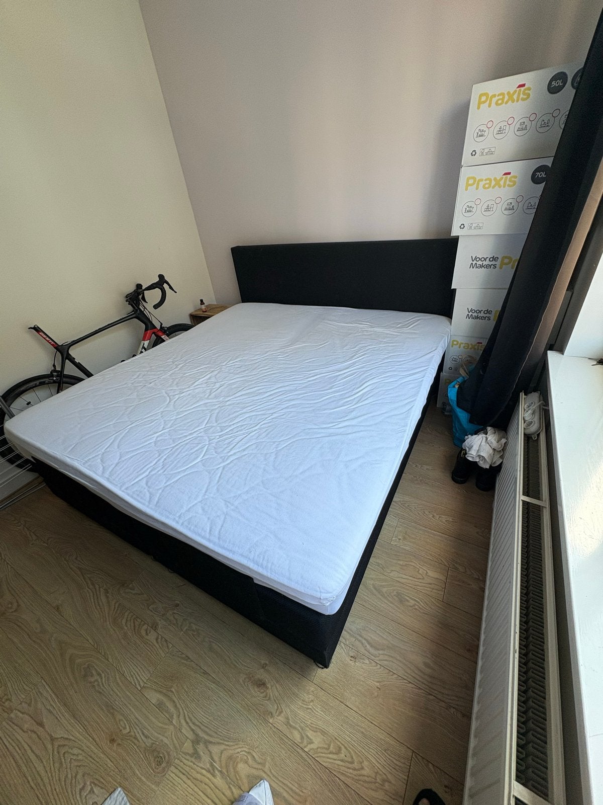 Tweepersoons boxspring bed (elektrisch) met matras, Huis en Inrichting, Slaapkamer | Bedden, Ophalen, Zwart, Tweepersoons, Zo goed als nieuw