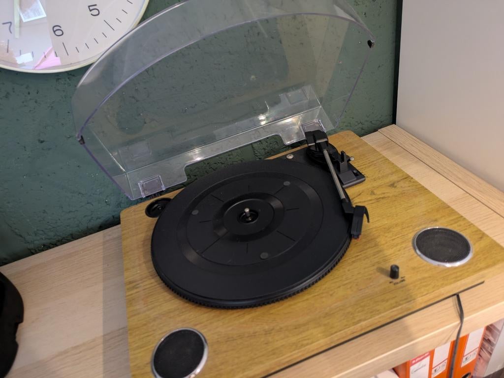 Platenspeler met ingebouwde speakers en stofkap, Ophalen, Zo goed als nieuw, Platenspeler, Overige merken