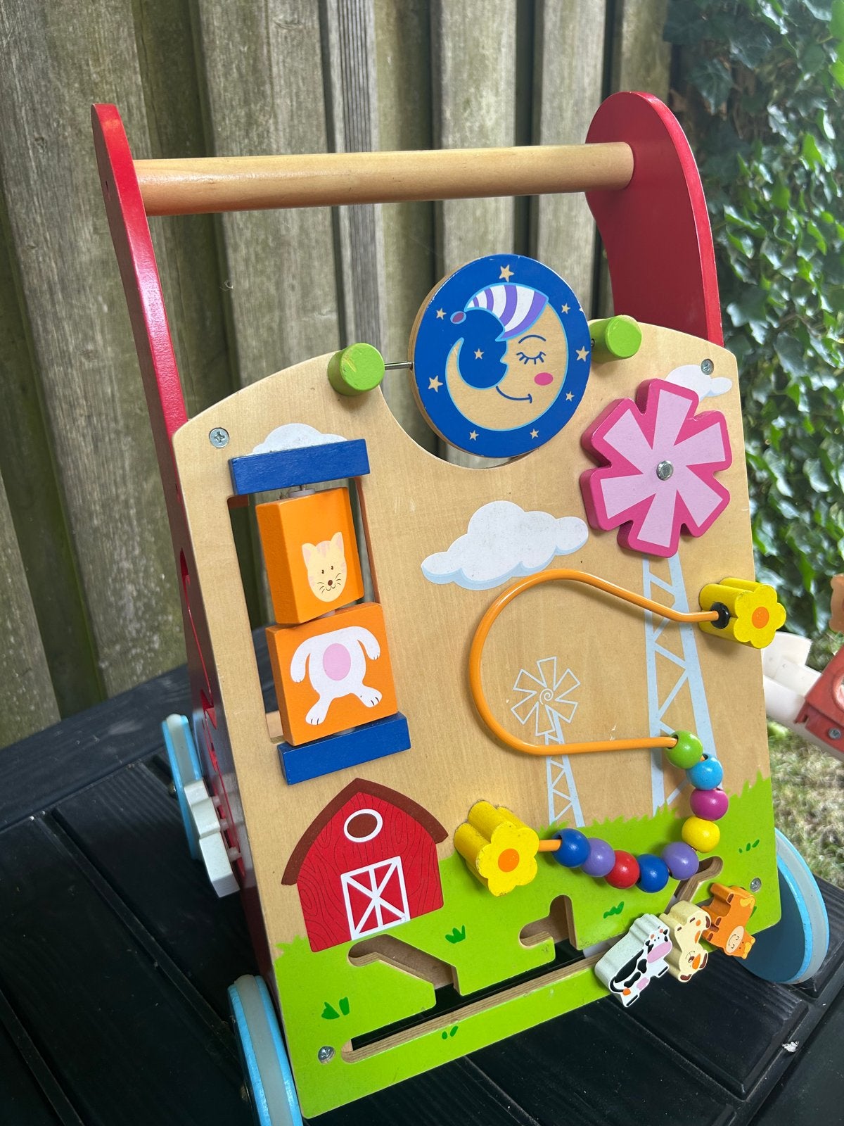 Houten loopwagentje met activiteitenbord, Ophalen, Gebruikt, Overige typen, Met wieltjes