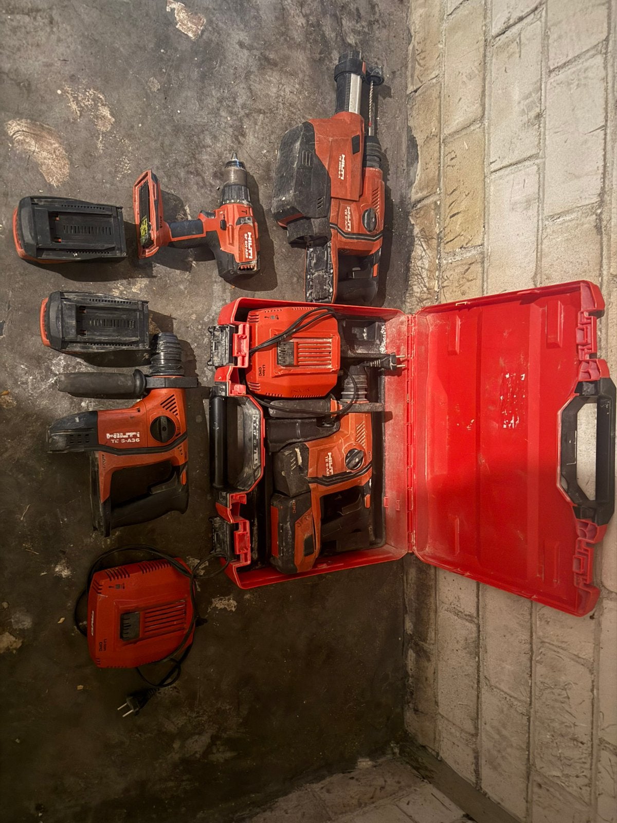 Hilti diverse Boormachines werken perfect!, Doe-het-zelf en Verbouw, Gereedschap | Boormachines, Gebruikt, Boor- en Schroefmachine