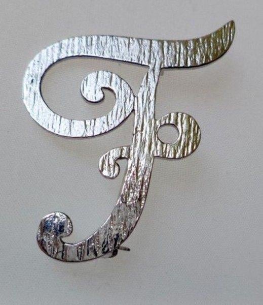 Mooie grote letterbroche F, 835 zilver, Lutz und Weisz (3015, Sieraden, Tassen en Uiterlijk, Broches, Ophalen, Zo goed als nieuw