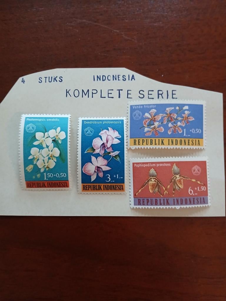 Indonesië Postzegels Complete Serie Orchideeën postfris € 2, Ophalen of Verzenden, Postfris, Zuidoost-Azië