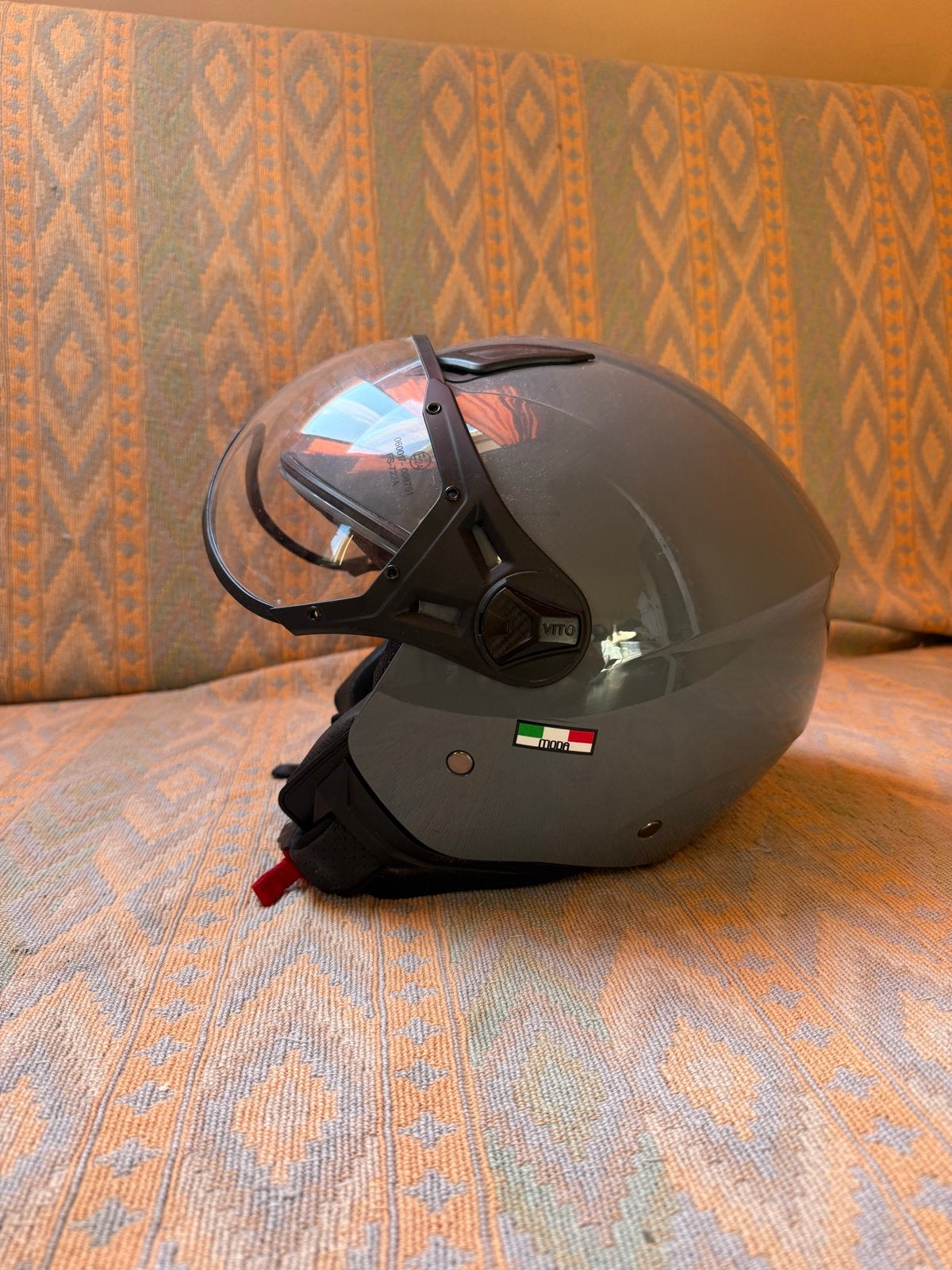 Vito Moda scooter / motor helm Nardo Grey Maat S (55-56cm), Motoren, Kleding | Motorhelmen, Overige merken, Heren, Jethelm, Ophalen of Verzenden