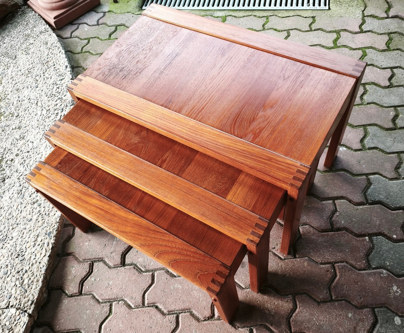 Deense vintage jaren 60 teak grote mimi set bijzettafels, Ophalen, Minder dan 55 cm, Gebruikt, Rechthoekig