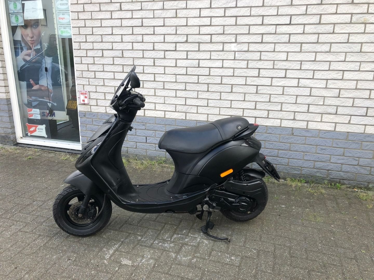 MOOIE PIAGGIO ZIP SP 45KM BROM 4-T MAT ZWART BJ2011 9000KM, PIAGGIO, Onbekend, Onbekend