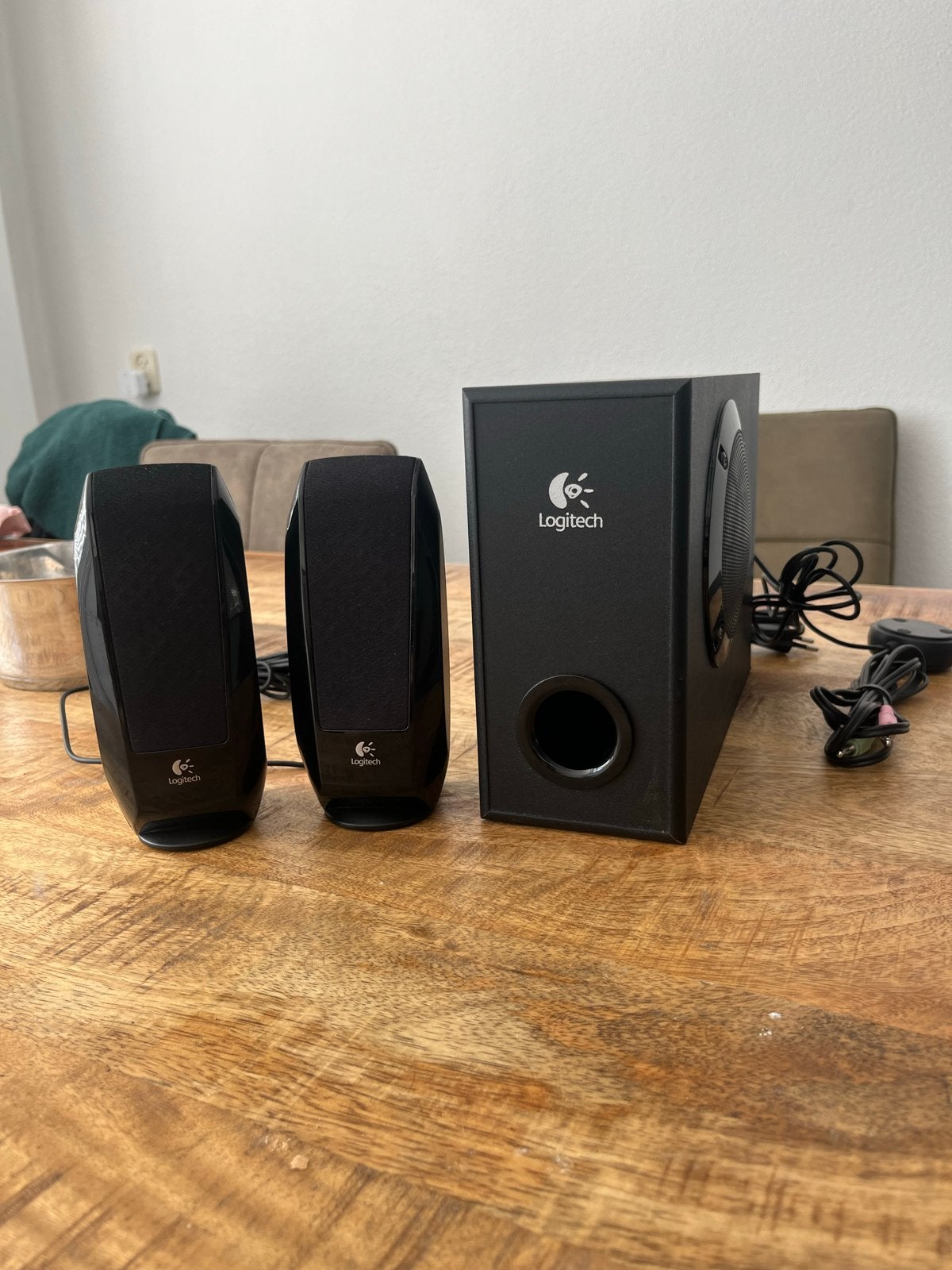 Logitech S-220 2.1 Speakerset met Subwoofer, Gebruikt, Logitech, Speakerset, Ophalen of Verzenden