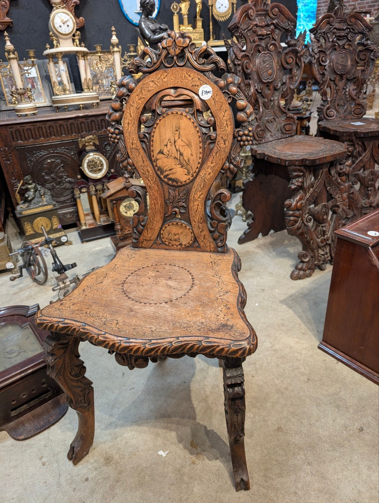 antieke stoel. black forest. €340, Ophalen