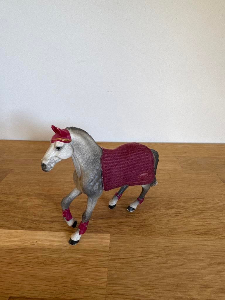 Schleich Trakehner Merrie Concours Paard met Dekje, Ophalen of Verzenden, Nieuw