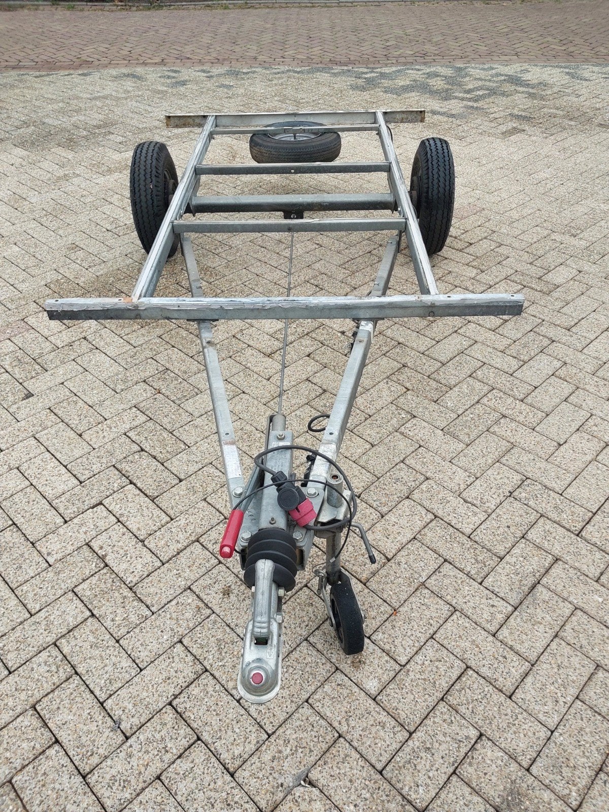 Trigano MDC aanhanger met nieuwe banden en torsie-as, Auto diversen, Aanhangwagen-onderdelen, Ophalen of Verzenden
