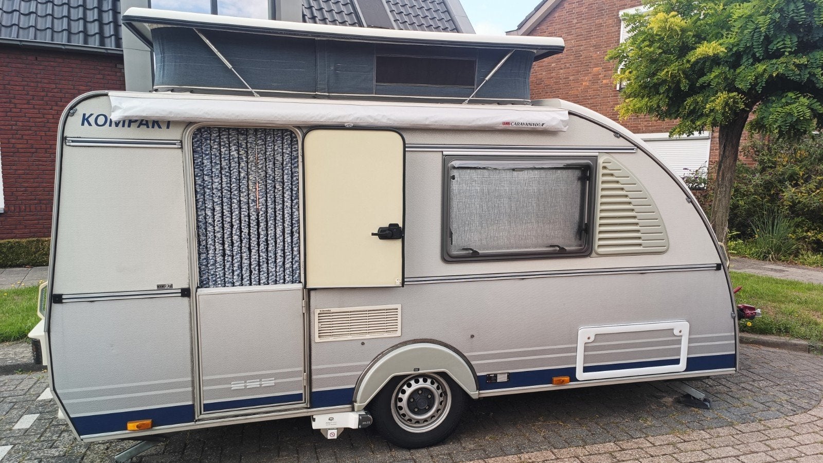 Kip Kompakt KK 37 EK hefdak caravan met mover., Kip, Tot en met 2, Particulier, Koelkast