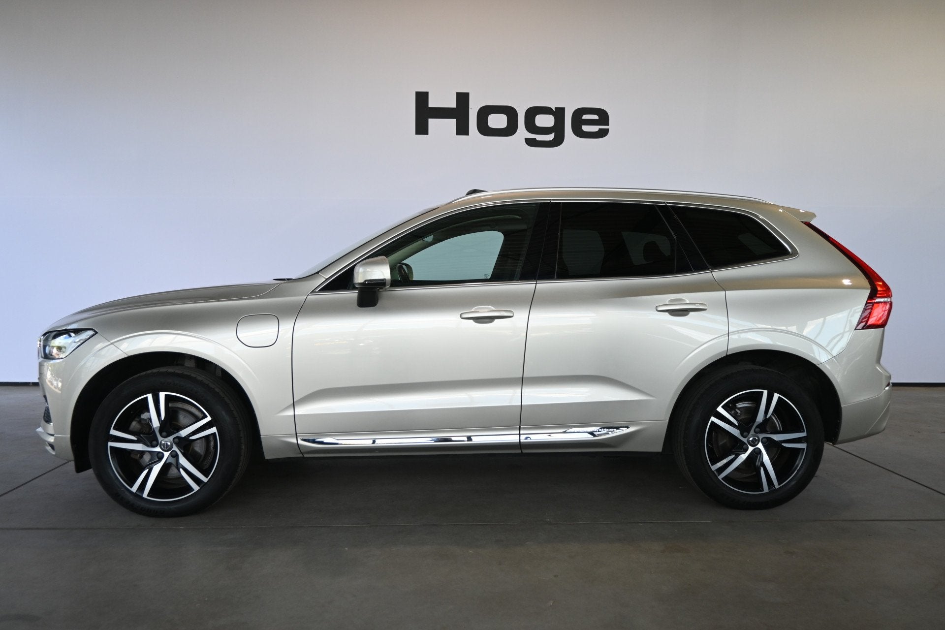 Volvo XC60 2.0 T8 Twin Engine AWD Inscription Harman/Kardon, Gebruikt, 4 cilinders, 2039 kg, Bedrijf