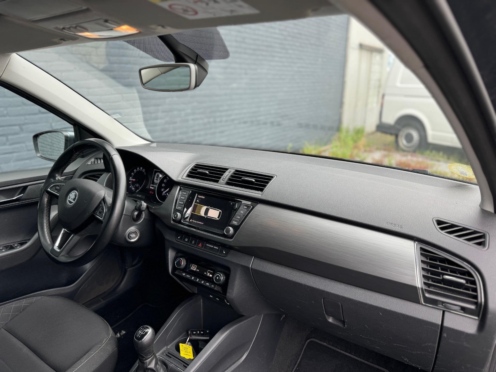 Skoda Fabia Combi 1.4 TDI Style Business EURO 6 | LED | Navi, Auto's, Voorwielaandrijving, Stof, Gebruikt, Euro 6