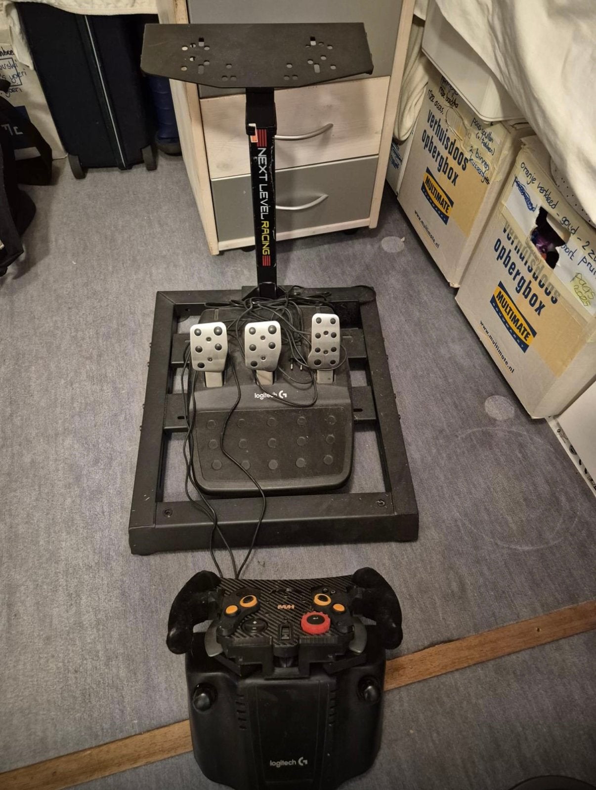 Foto 2 van Logitech G29 stuur + pedalen en standaard