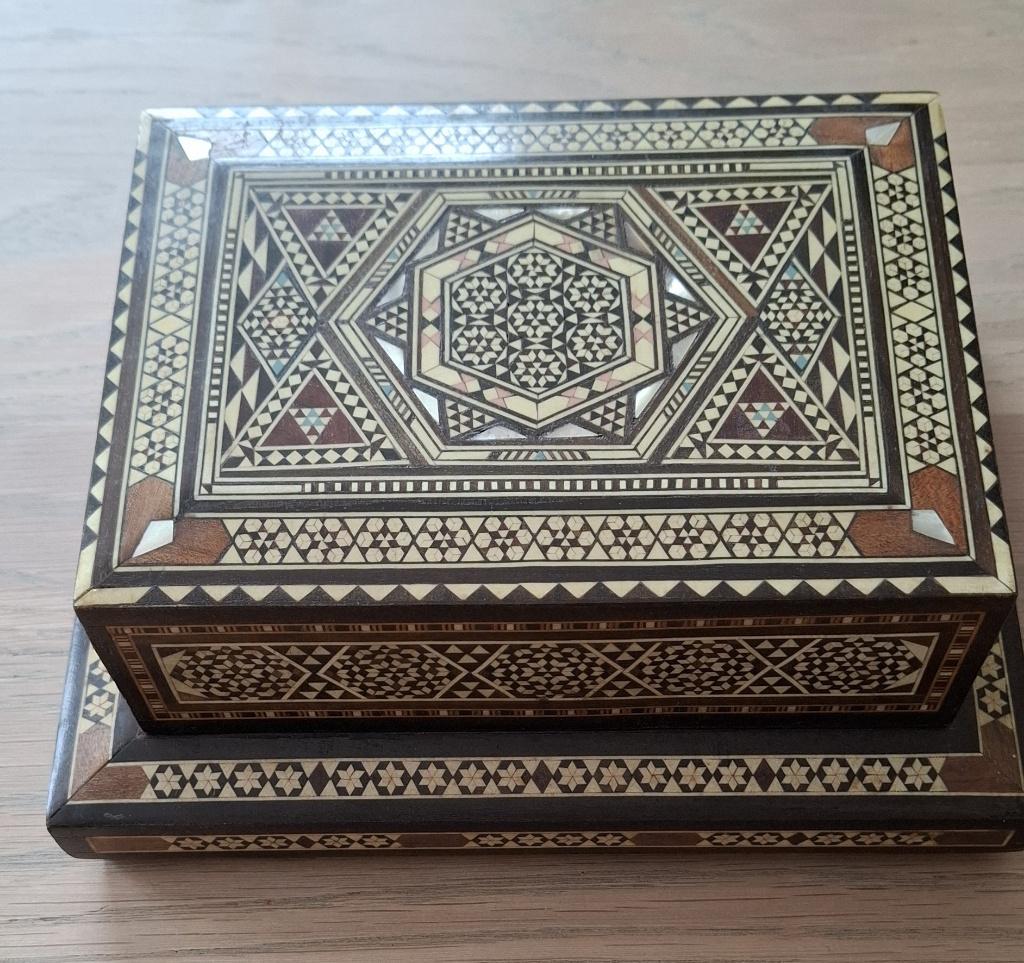 Vintage muziekdoos met ingelegd hout sigarettendispenser, Ophalen of Verzenden