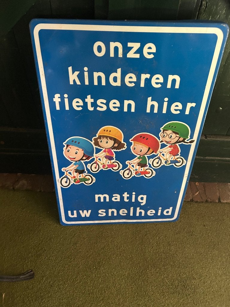 Verkeersbord matig uw snelheid, Ophalen, Gebruikt