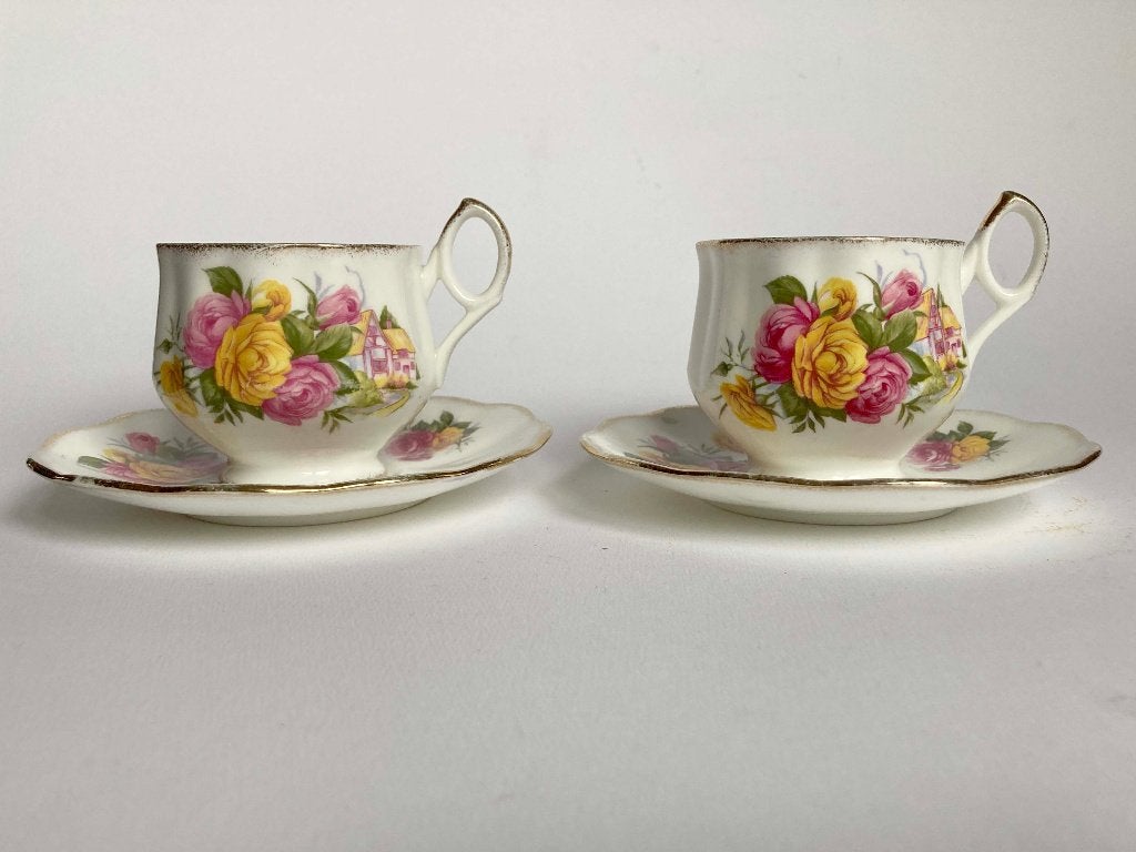 Twee koffiekopjes met schotel ‘Queens’ — antiek Rosina China, Ophalen of Verzenden