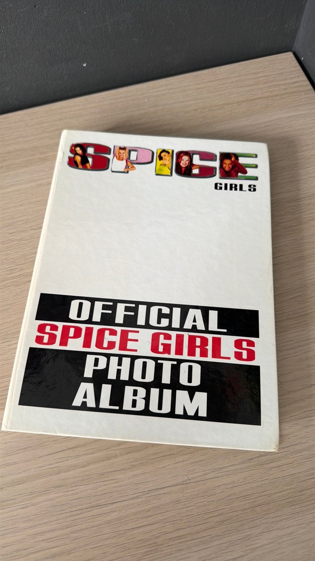 Spice Girls official photo album, Ophalen of Verzenden, Gebruikt, Tv, Foto of Kaart