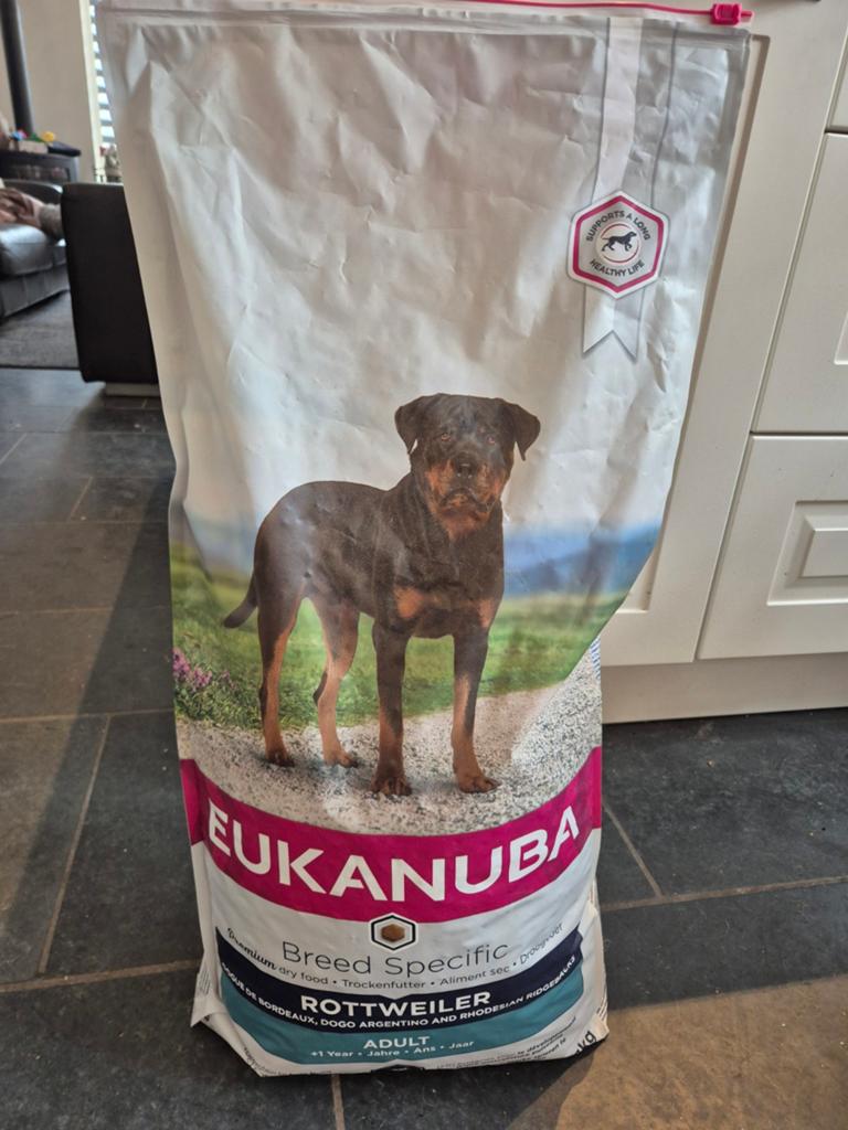 Eukanuba breed specific Rottweiler brokken 12 kg, Dieren en Toebehoren, Dierenvoeding, Ophalen, Hond