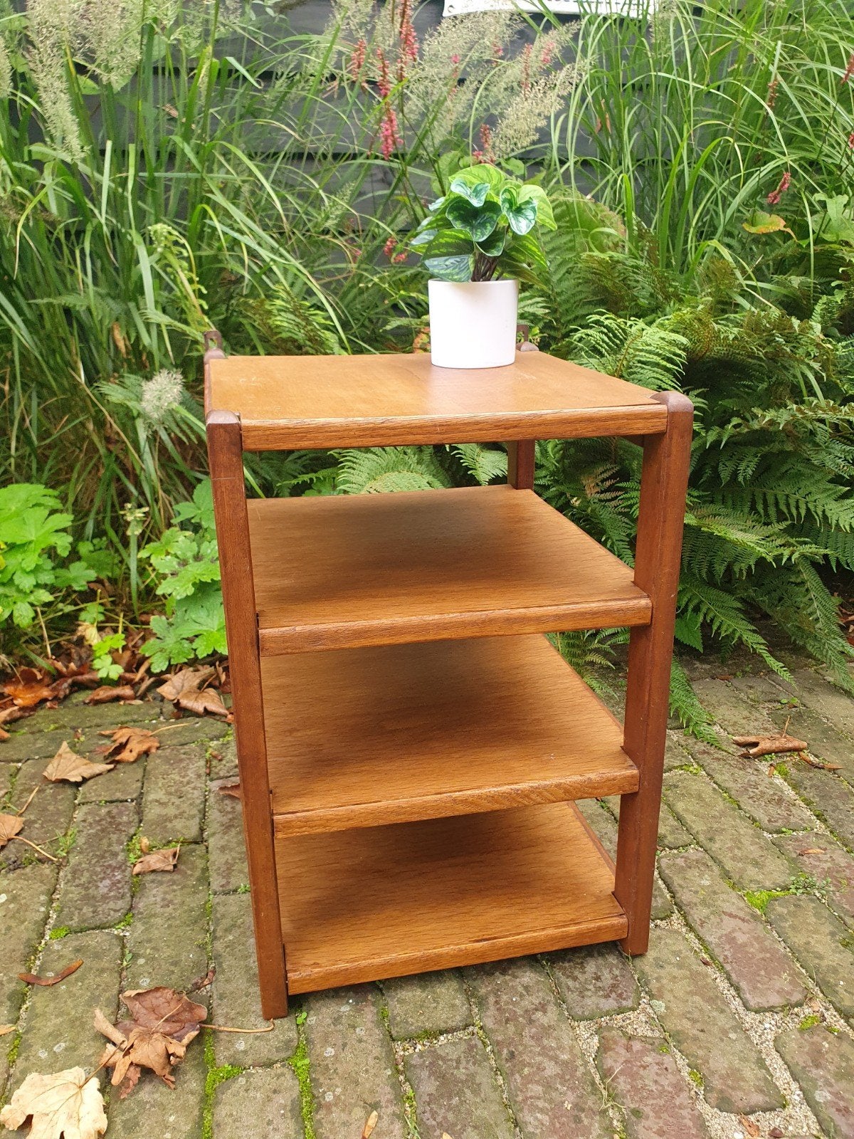 Vintage houten hangrek / etagère met 4 lagen, Met ophangsysteem, ., Zo goed als nieuw, .