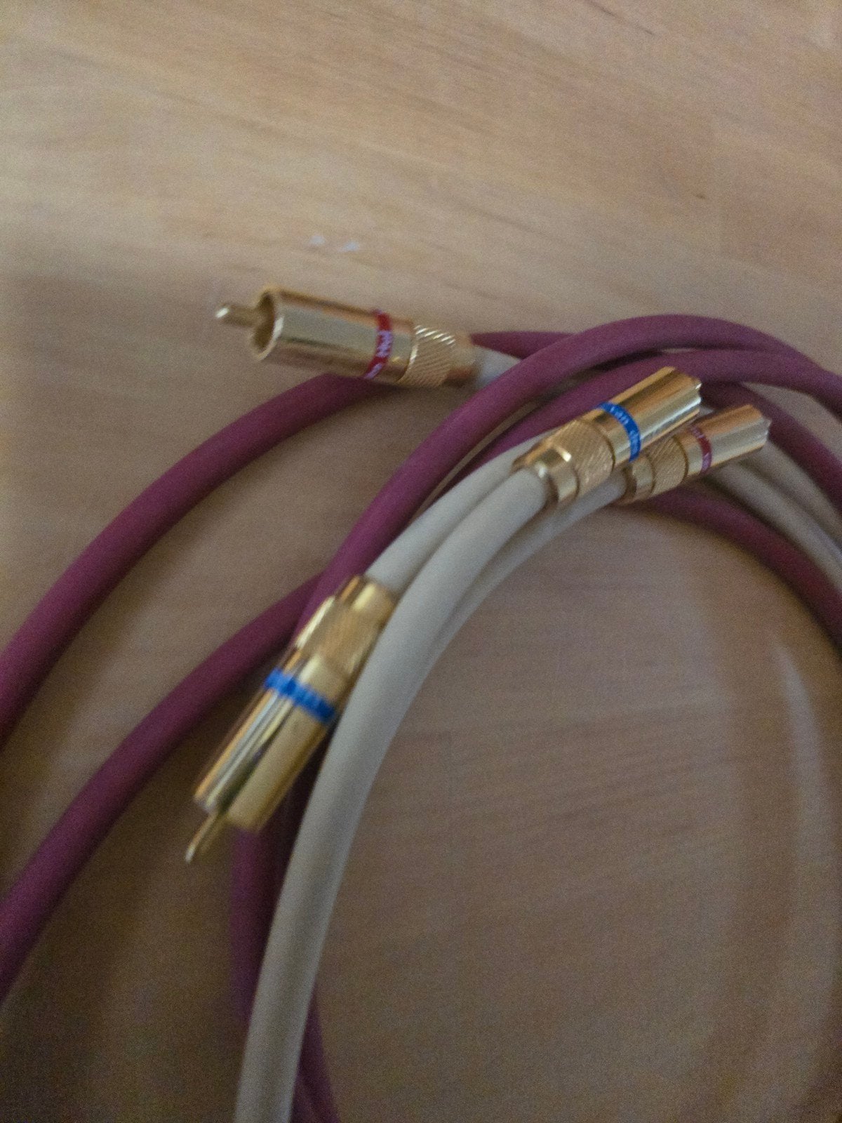 Van den Hull audio kabel, Ophalen of Verzenden, Zo goed als nieuw, Minder dan 2 meter, Componentkabel