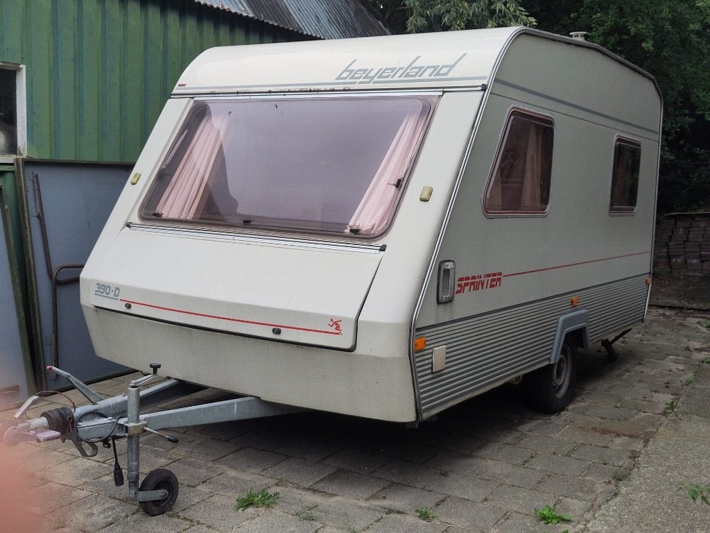 Beyerland caravan compleet – incl. voortent & inventaris, Caravans en Kamperen, Overige typen, Koelkast, Treinzit, 750 - 1000 kg