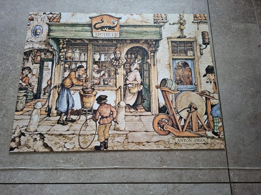 Puzzel Apotheek Anton Pieck 950 stukjes Jumbo puzzel, Ophalen of Verzenden, 500 t/m 1500 stukjes, Zo goed als nieuw, Legpuzzel