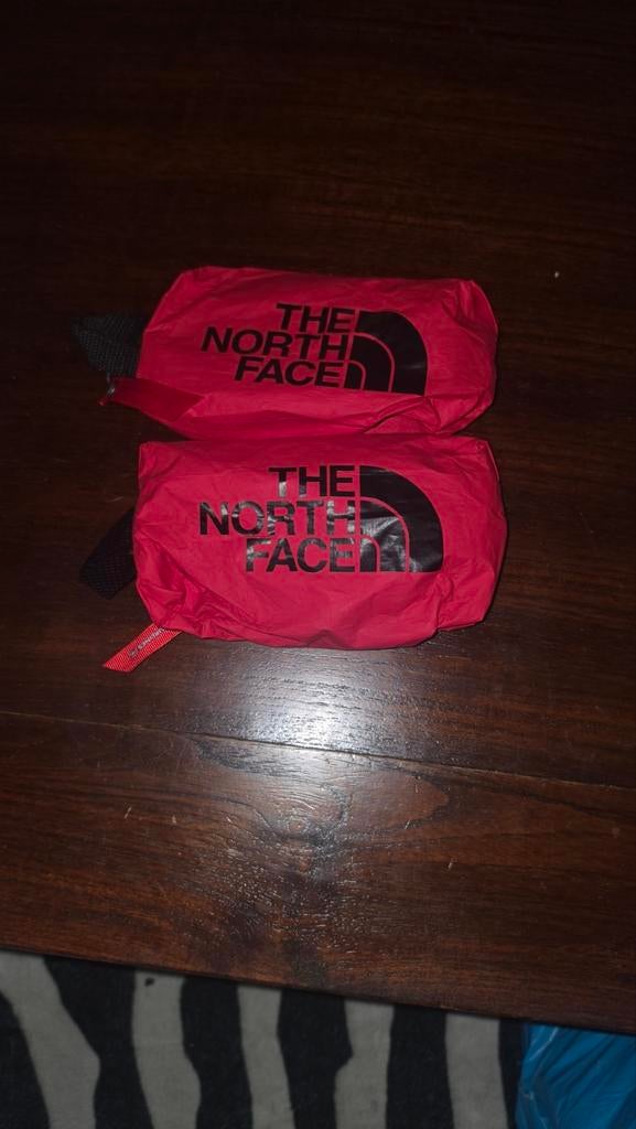 China Airlines x The North Face Toilettas - prijs p/s, Verzamelen, Ophalen of Verzenden, Nieuw