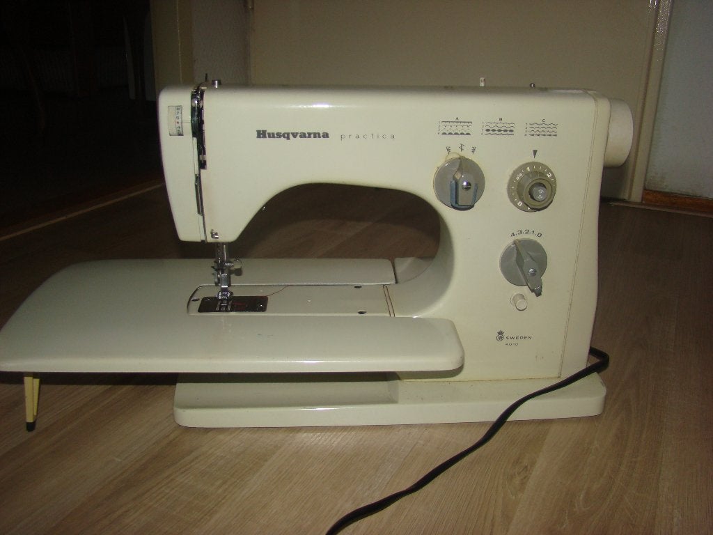 HUSQVARNA Practica 4010, Ophalen of Verzenden, Gebruikt, Naaimachine, Husqvarna