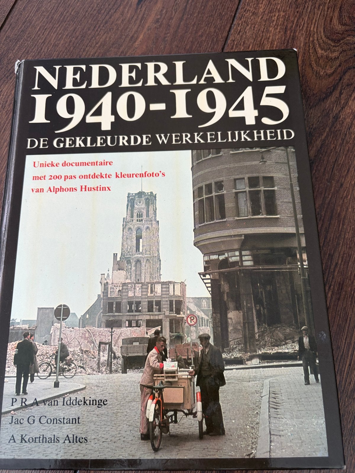 Nederland 1940-1945: De Gekleurde Werkelijkheid, Ophalen, Tweede Wereldoorlog, Gelezen, Algemeen