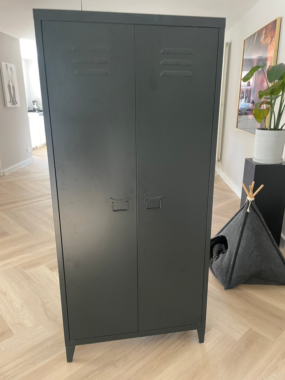 Zwarte metalen kledingkast, locker, Ophalen, 50 tot 100 cm, Zo goed als nieuw, Metaal