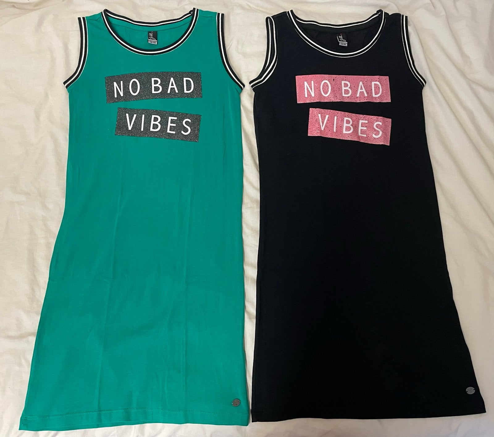 2x Jill Jurk 'No Bad Vibes' 158/164, Ophalen of Verzenden, Zo goed als nieuw, Knielengte, Maat 34 (XS) of kleiner