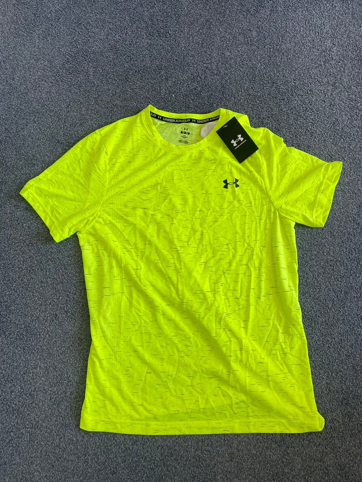 Under Armour shirt Neongeel M (Nieuw), Kleding | Heren, Maat 48/50 (M), Geel, Ophalen of Verzenden, Zo goed als nieuw