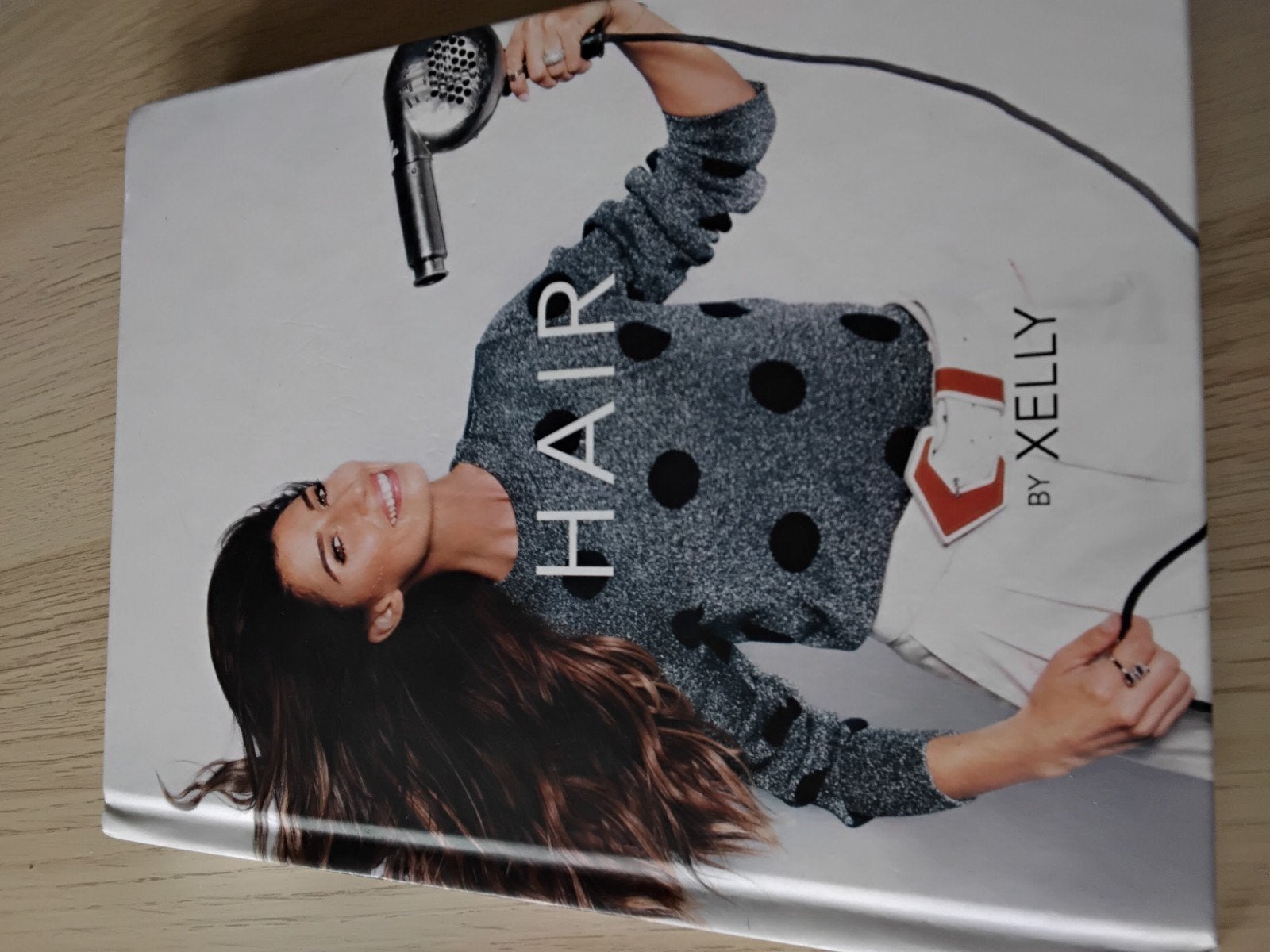 Xelly Cabau van Kasbergen, Hair, Ophalen of Verzenden, Zo goed als nieuw