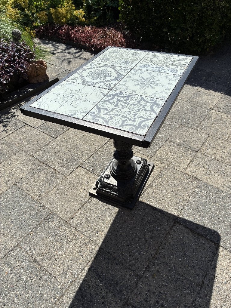 Tafeltje met robuste gietijzeren poot, Tuin en Terras, Tuintafels, Ophalen, Gebruikt, Rechthoekig, Metaal