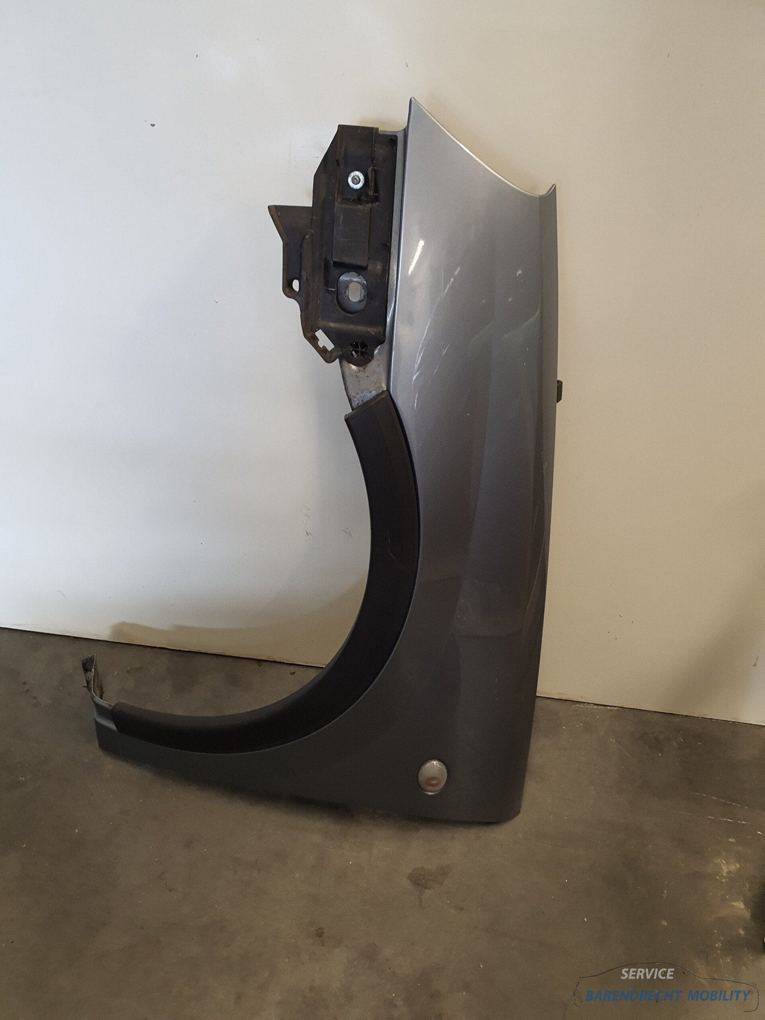 Spatbord links voor Opel Corsa C Z163 Lichtsilber Metallic z
